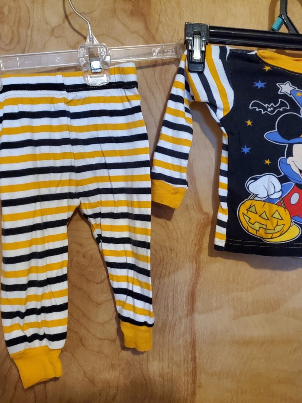 #664 Baby clothes by Disney